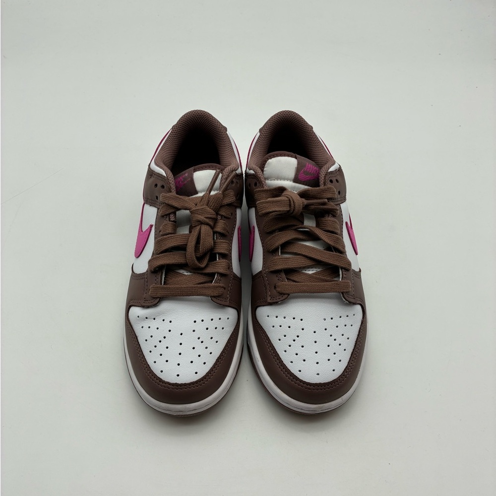Nike Low-Top Sneakers in White, Brown & Pink, 7